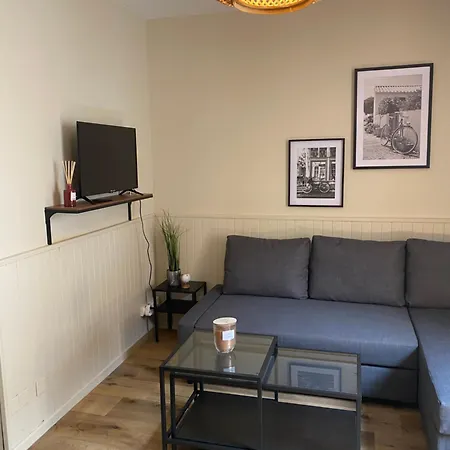 Henri's Place Appartement *